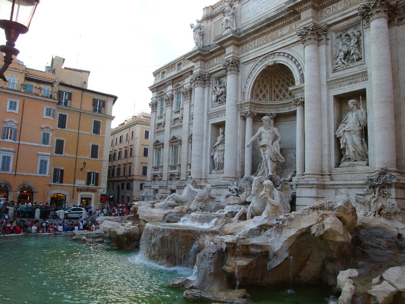 ROMA-FONTANA DI TREVI 2